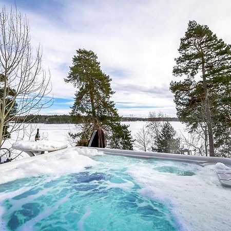 Relaxing Lake Oasis With Jacuzzi - Amazing View & Private Pier Stockholm Exteriör bild