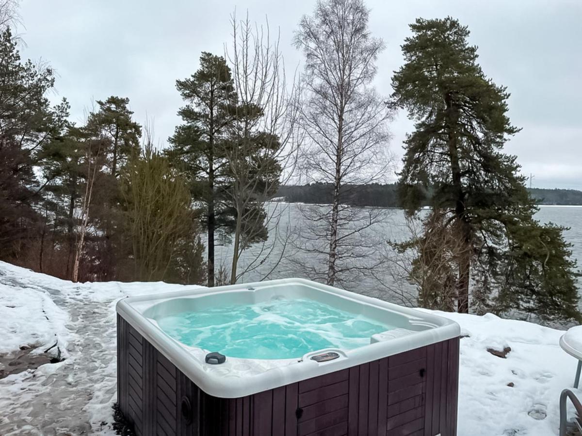 Relaxing Lake Oasis With Jacuzzi - Amazing View & Private Pier Stockholm Exteriör bild