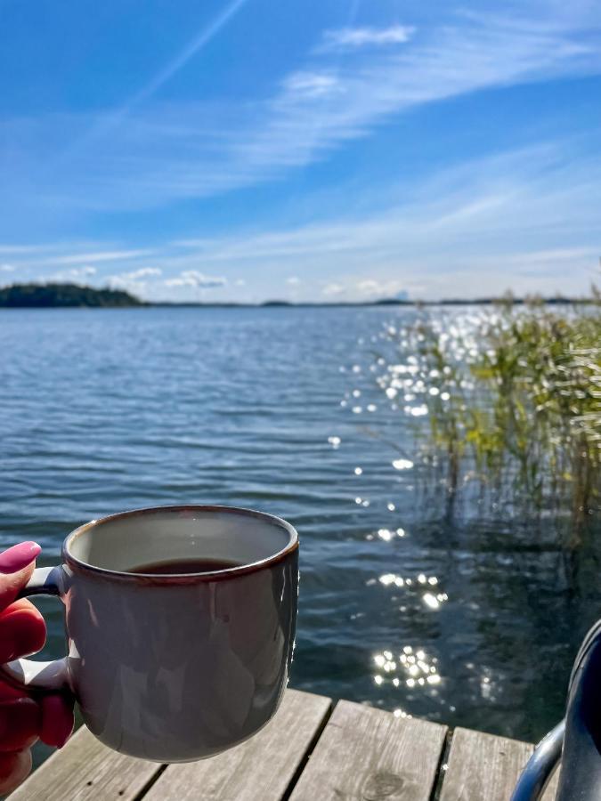 Relaxing Lake Oasis With Jacuzzi - Amazing View & Private Pier Stockholm Exteriör bild