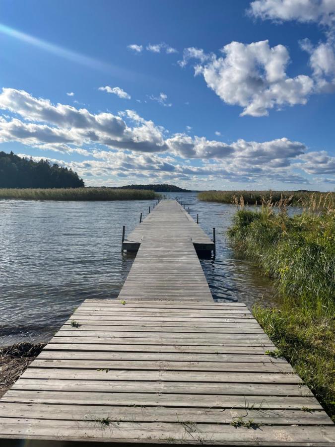 Relaxing Lake Oasis With Jacuzzi - Amazing View & Private Pier Stockholm Exteriör bild