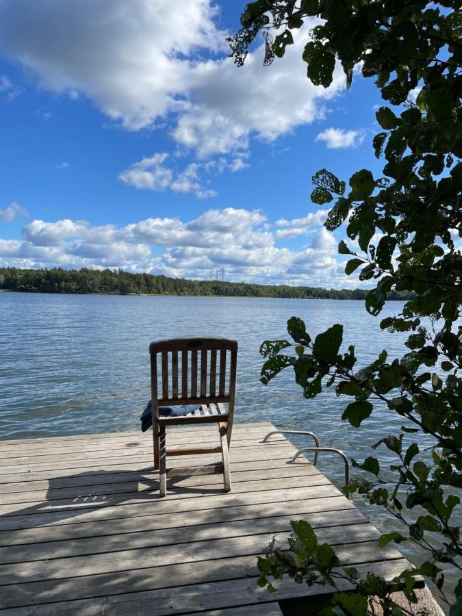 Relaxing Lake Oasis With Jacuzzi - Amazing View & Private Pier Stockholm Exteriör bild