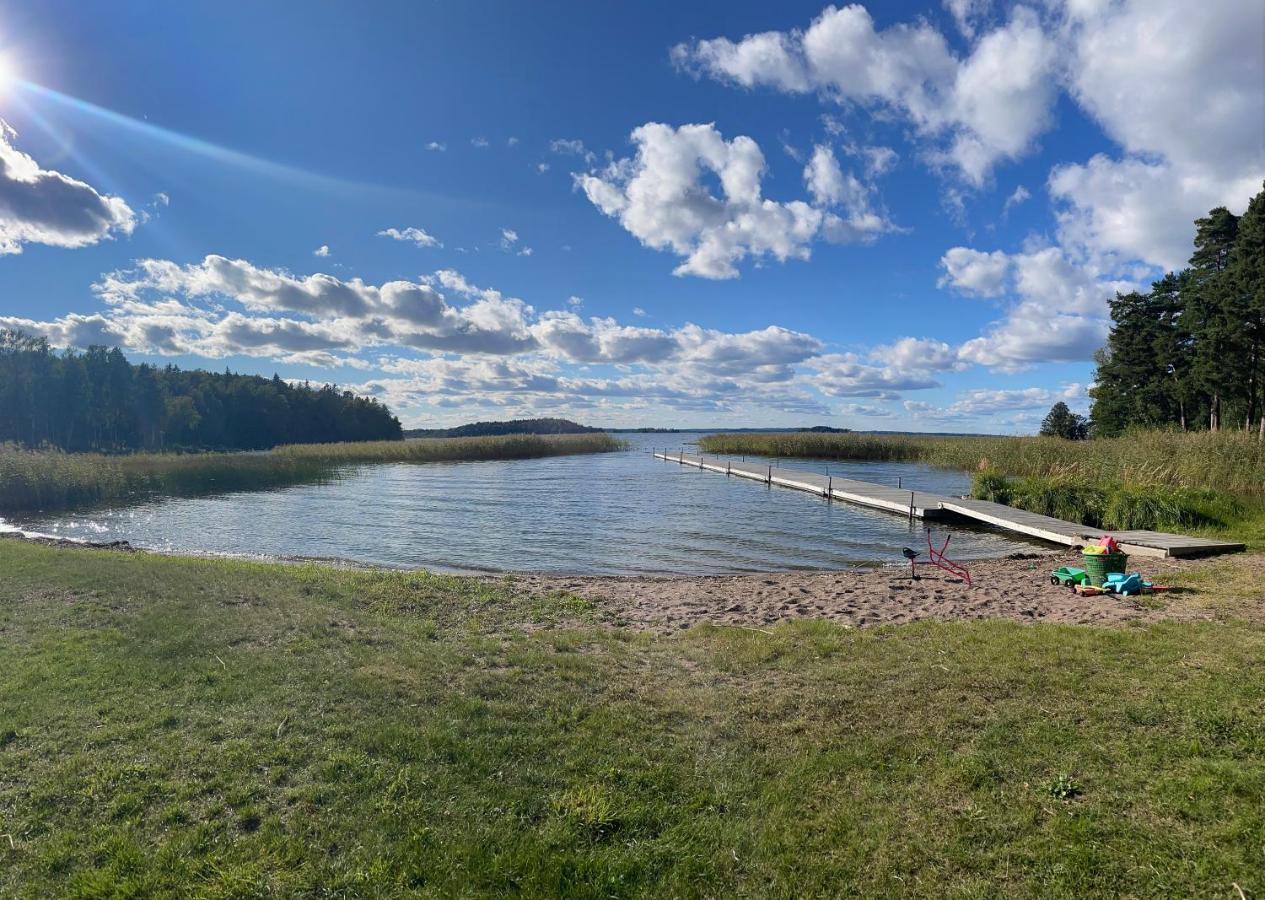 Relaxing Lake Oasis With Jacuzzi - Amazing View & Private Pier Stockholm Exteriör bild