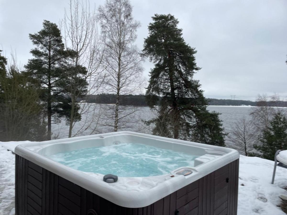 Relaxing Lake Oasis With Jacuzzi - Amazing View & Private Pier Stockholm Exteriör bild