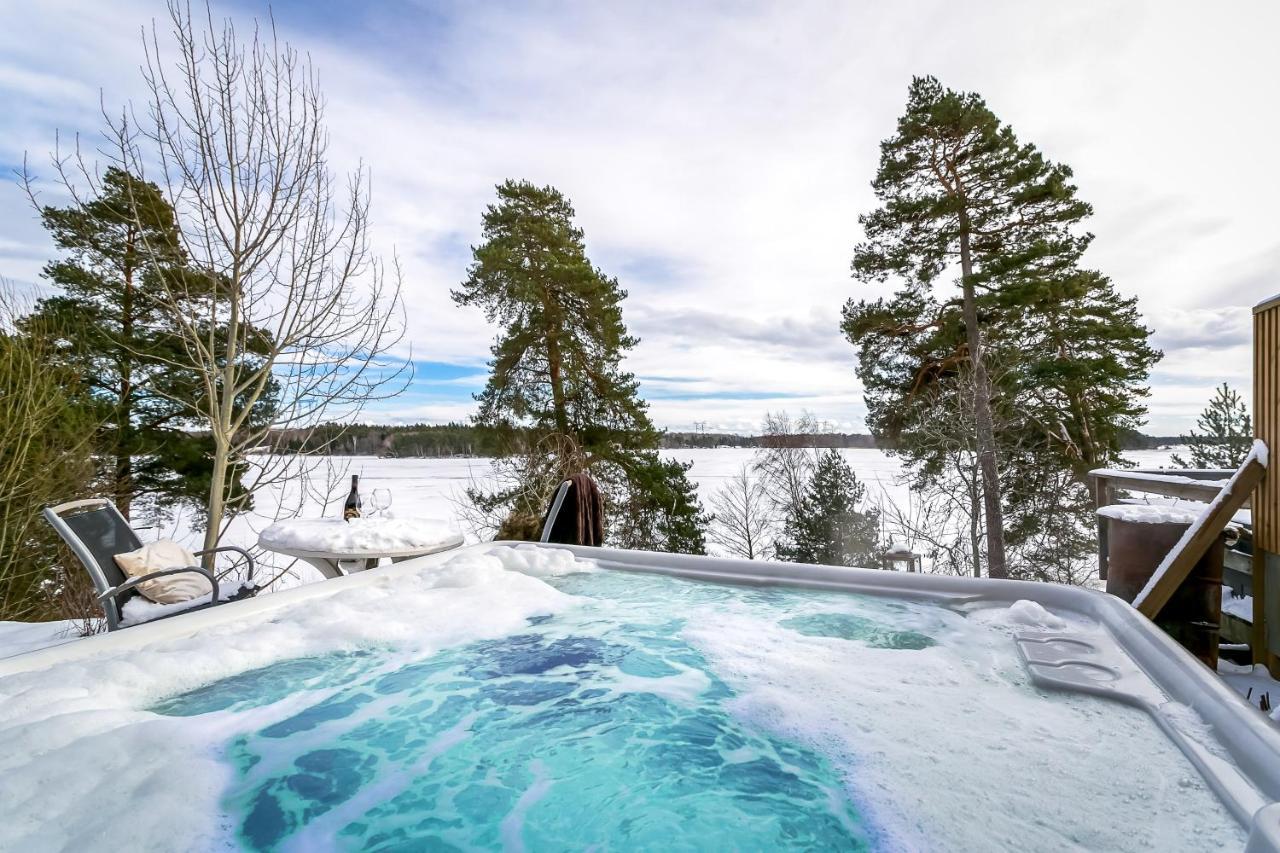 Relaxing Lake Oasis With Jacuzzi - Amazing View & Private Pier Stockholm Exteriör bild