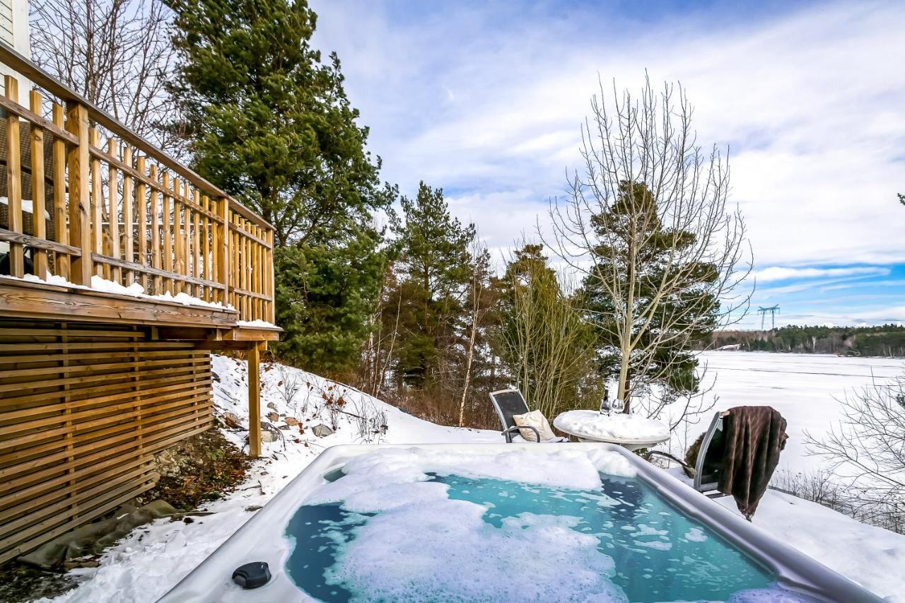 Relaxing Lake Oasis With Jacuzzi - Amazing View & Private Pier Stockholm Exteriör bild