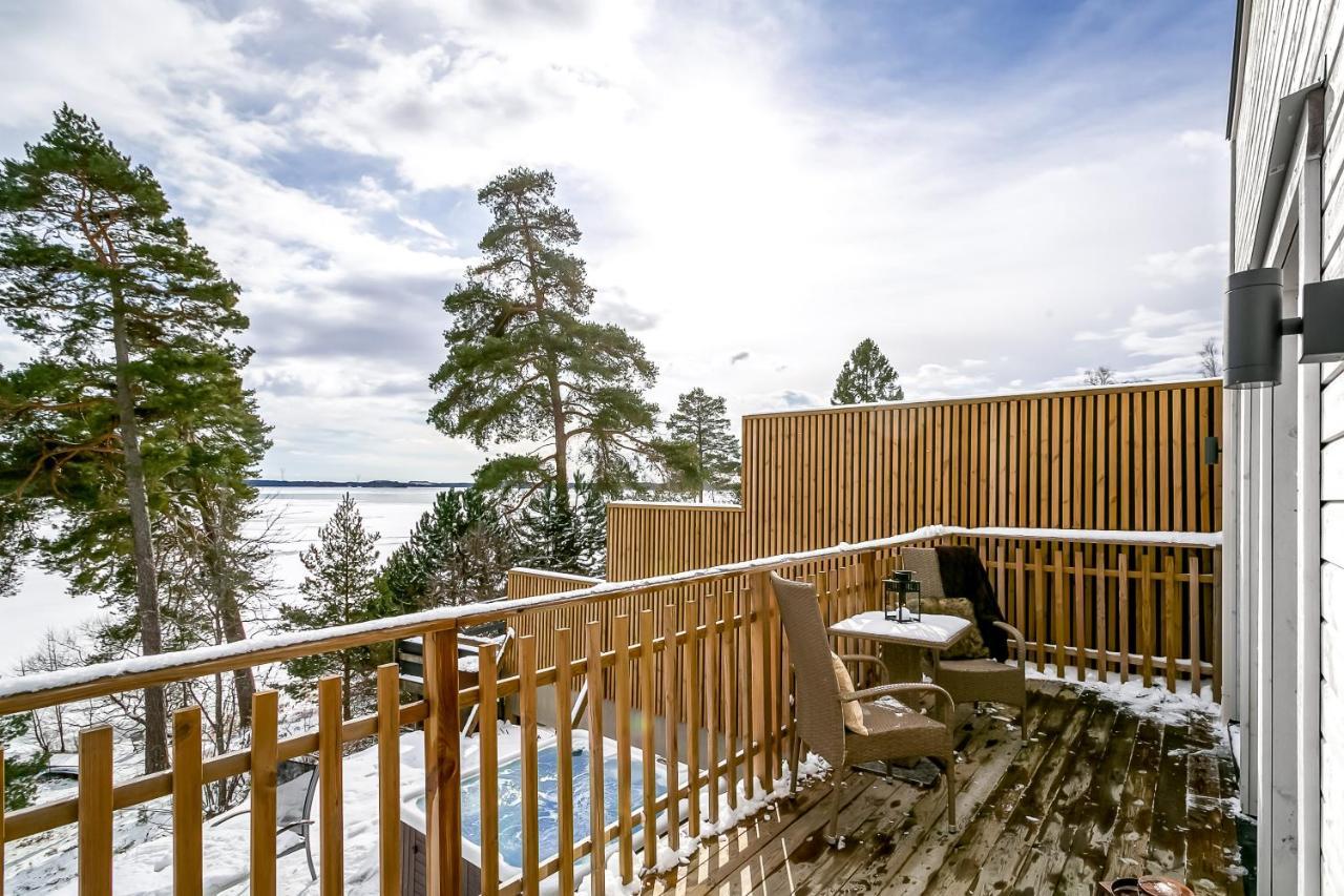 Relaxing Lake Oasis With Jacuzzi - Amazing View & Private Pier Stockholm Exteriör bild