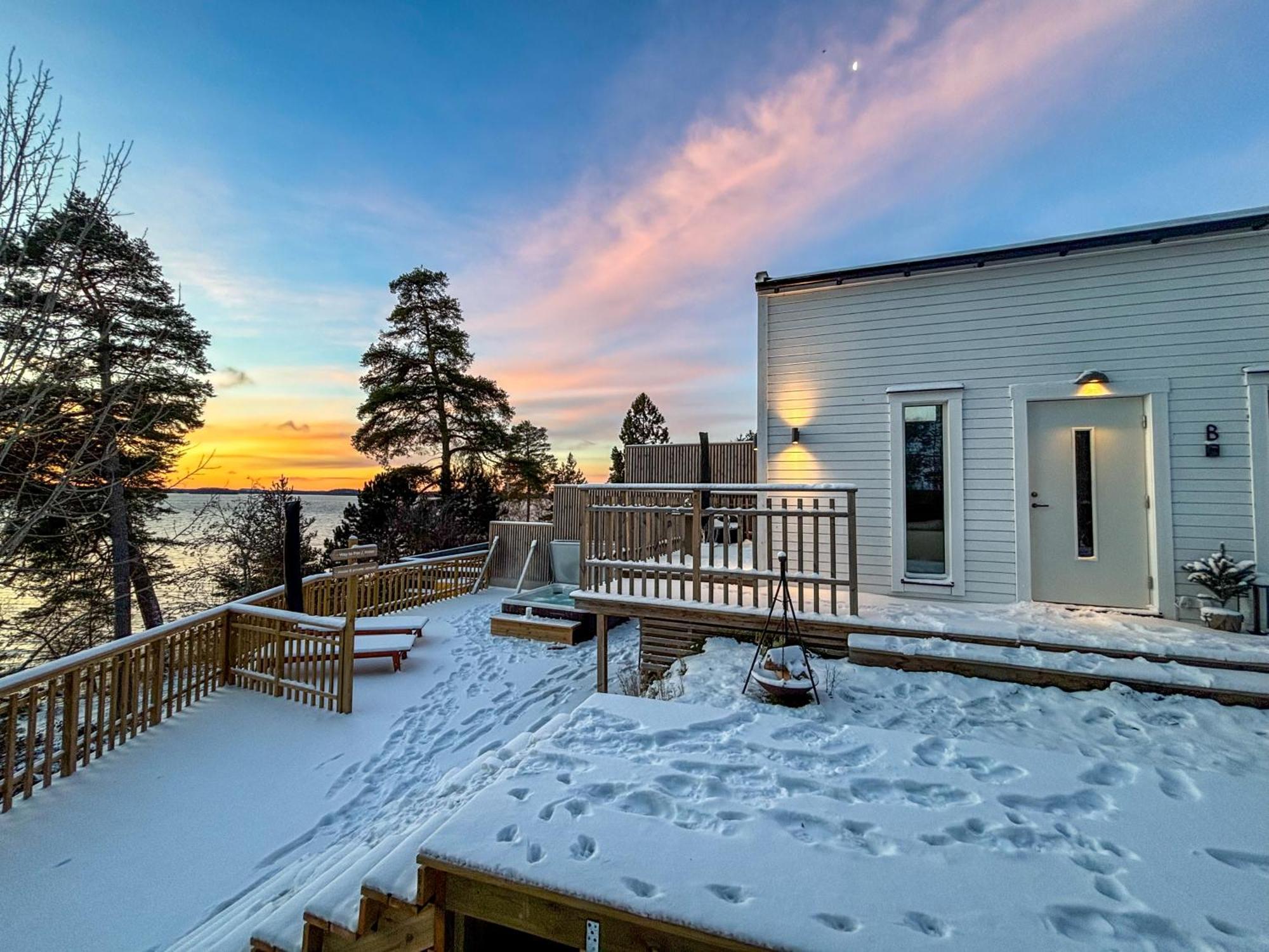 Relaxing Lake Oasis With Jacuzzi - Amazing View & Private Pier Stockholm Exteriör bild